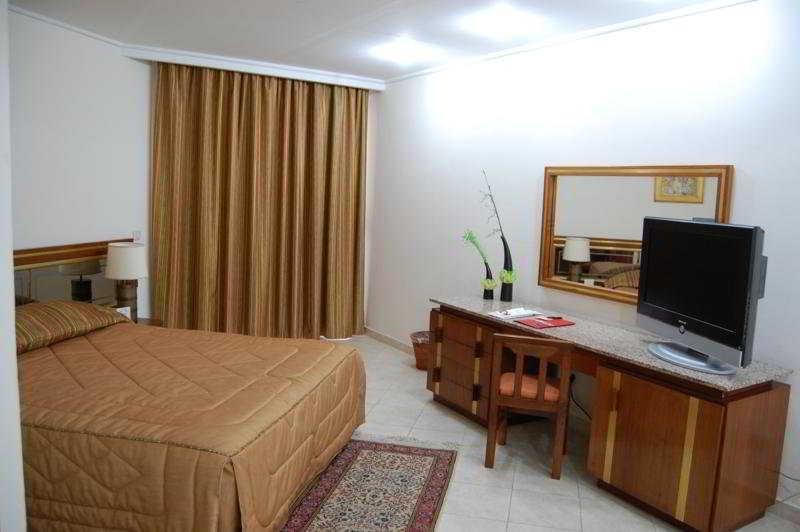 Diplomat Hotel チュニス エクステリア 写真